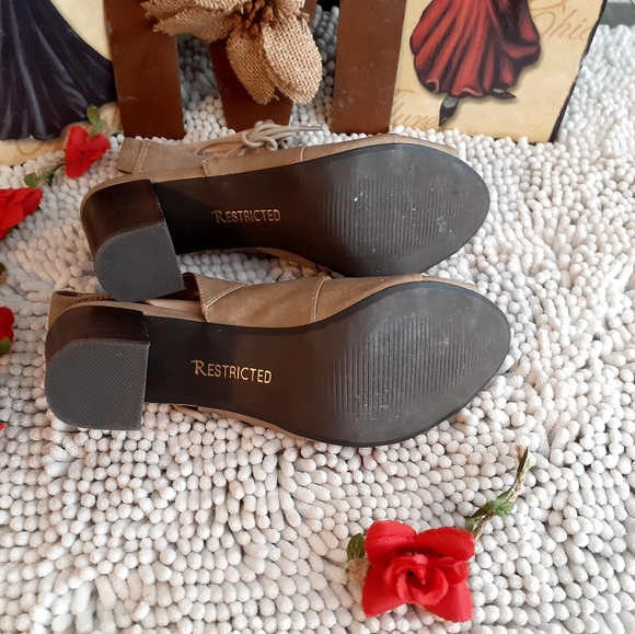 Restricted ankle open toe shoes size 7.5 - Picture 5 of 5